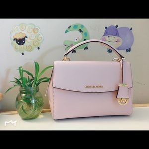 MICHAEL KORS